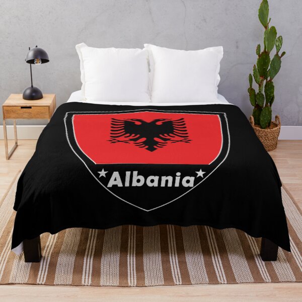 Artikelvorschau, Albanien Flaggenabzeichen entworfen und verkauft von Gina-Driada.