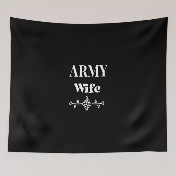 Artikelvorschau, Army Wife Shirt, Military Wife Shirt, Muttertagsgeschenk, Army Wife Tee, Army Wifey T-Shirt, Navy Wife, Marine Wife, Weihnachtsgeschenk für Frau entworfen und verkauft von indrex.