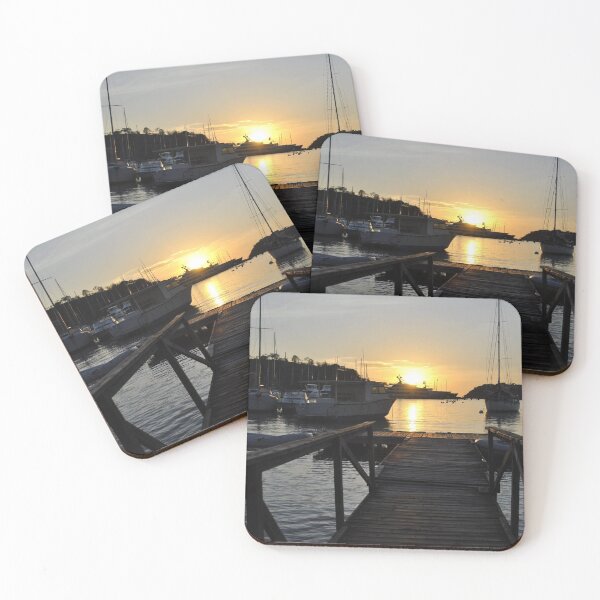 Artikelvorschau, Ufer Sonnenaufgang, Cottage Dock, Sunrise Dock, Dock Sonnenaufgang, Sunrise Dock Szene, Metall Fotodrucke, Bild auf Metall, Metall Kunstdrucke, Metall Bilddrucke entworfen und verkauft von eyesight4vision.