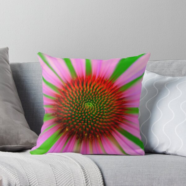 Artikelvorschau, Pink Flower Throw Pillow entworfen und verkauft von Photos of Wales.
