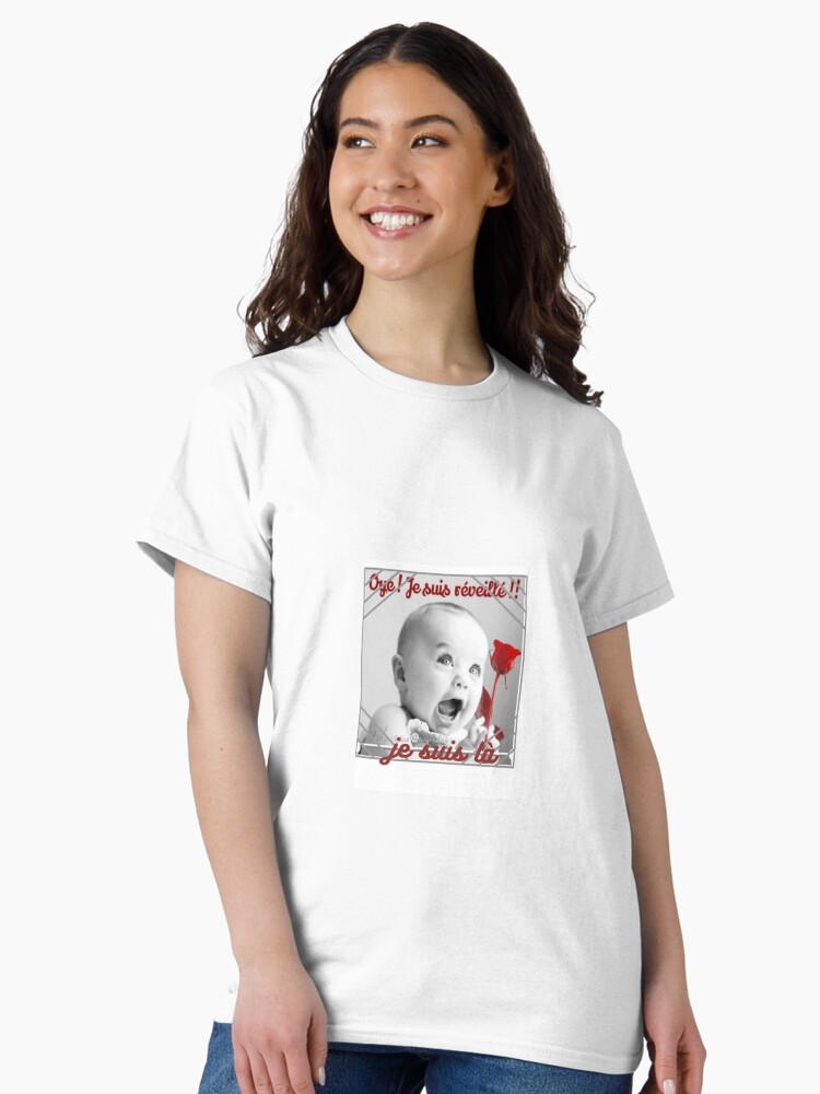 Aperçu 2 sur 7. T-shirt classique avec l'œuvre tee shirt , je suis réveillé créée et vendue par charlolo.