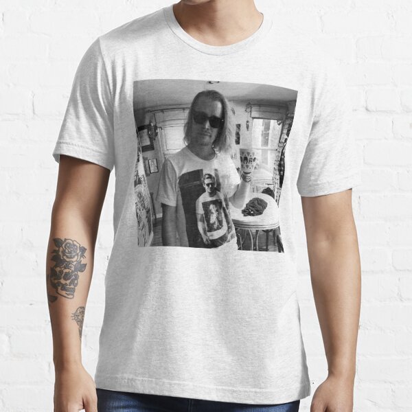 Macaulay Gosling - t-shirt of Macaulay Culkin wearing a t-shirt of Ryan Gosling wearing a t-shirt of Macaulay Culkin Essential T-Shirt