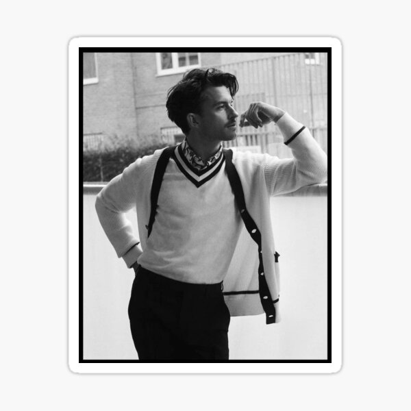 Aperçu de l'œuvre Jonathan Bailey Cardigan pose créée et vendue par emmagrace2194.