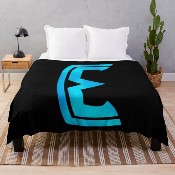 Item preview, Logotipo alargado Crypto Digital Market NFT designed and sold by mBshirts.