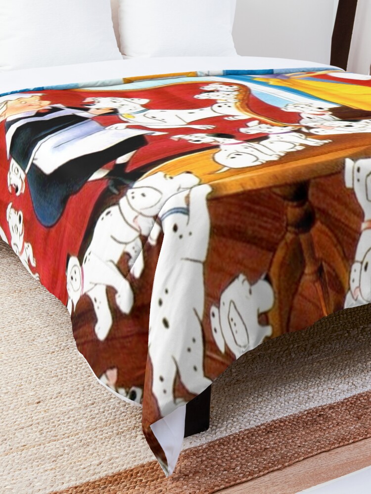 Alternate view of The 101 dalmatians family ... Comforter