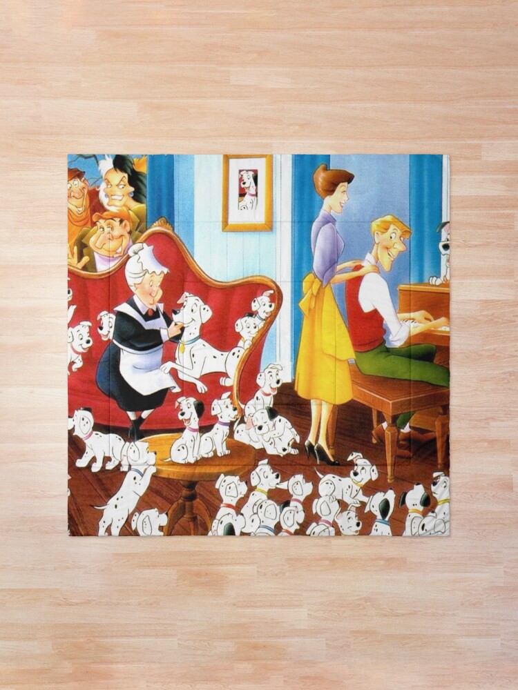 Alternate view of The 101 dalmatians family ... Comforter