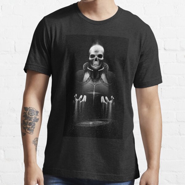 The cycle of life and death Essential T-Shirt
