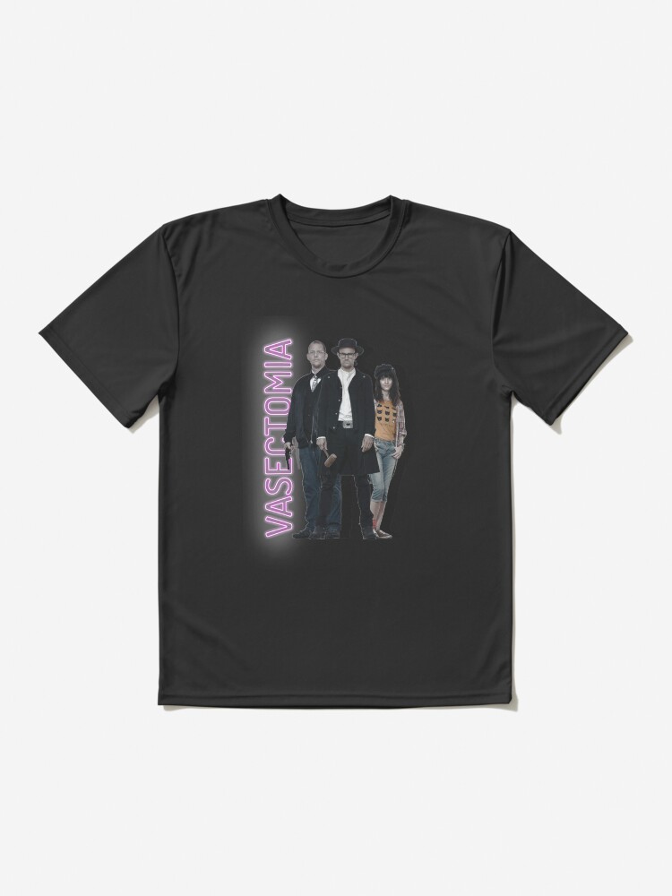 Aperçu 2 sur 7. T-shirt respirant avec l'œuvre VASECTOMIA trio créée et vendue par WUFilms.