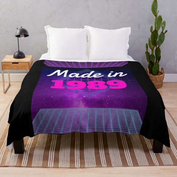 Item preview, Regalo para 32 años Hecho en 1989 32.o cumpleaños Retro Vintage designed and sold by WPahat.