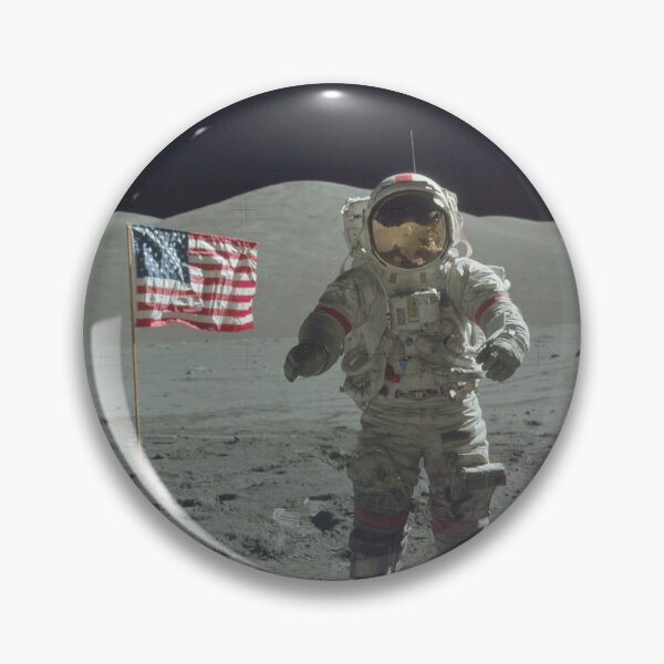Artikelvorschau, Projekt Apollo, Mondlandungsastronaut mit USA-Flagge. entworfen und verkauft von angelisart.