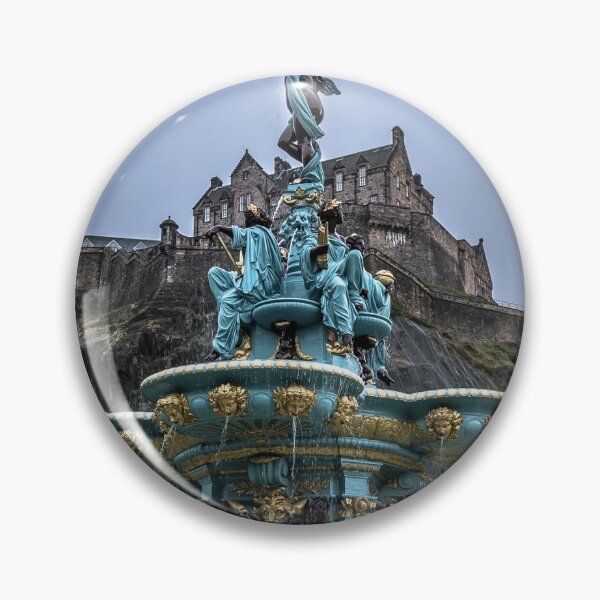 Item preview, Ross Fountain, Princes Street Gardens, com o Castelo de Edimburgo ao fundo, Escócia designed and sold by Mario  Loureiro.