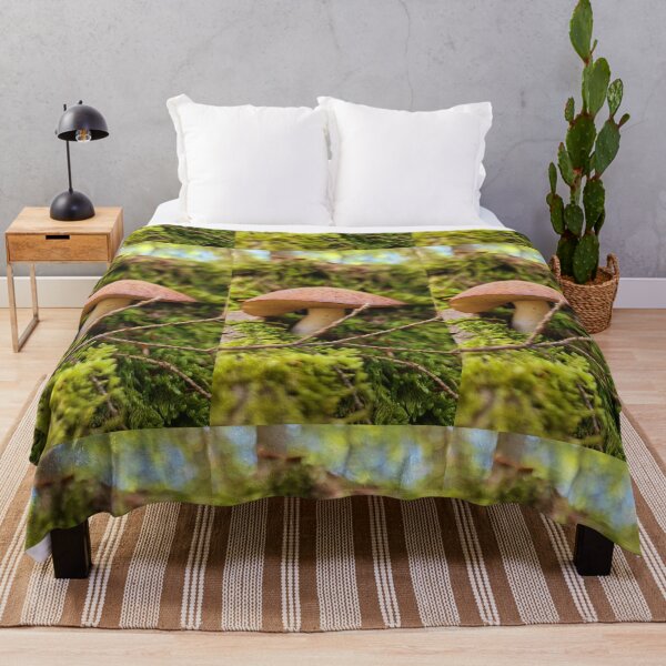 Item preview, Seta en el bosque designed and sold by Totallyalive.