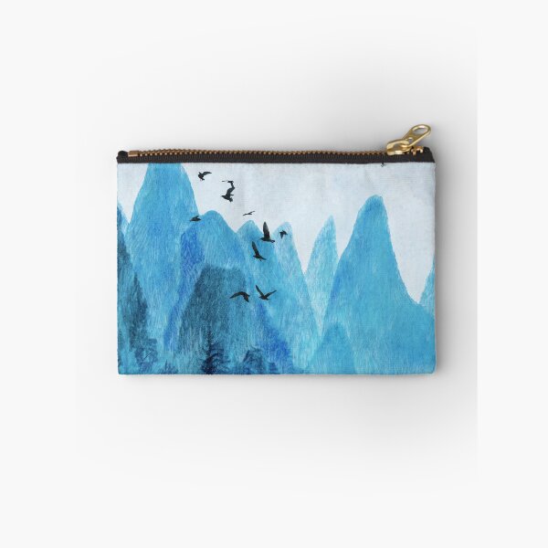 Aperçu de l'œuvre Paysage de montagne bleu turquoise avec forêts de pins créée et vendue par joyfultaylor.