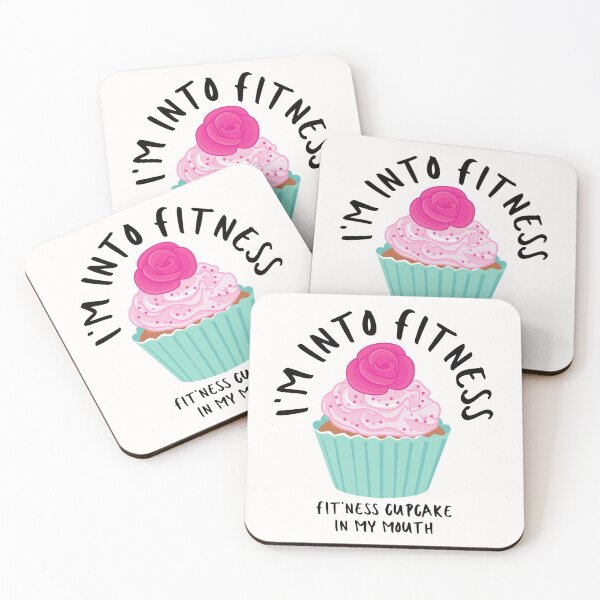 Artikelvorschau, Ich stehe auf Fitness. Fitness dieser kleine Kuchen in meinem Mund. Illustration. Schwarzer Text. entworfen und verkauft von JellyBeenzz.