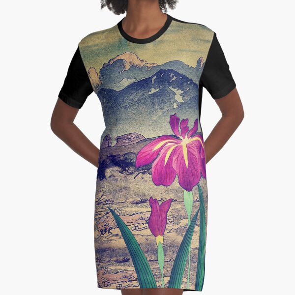 Evening Hues at Jiksa Graphic T-Shirt Dress