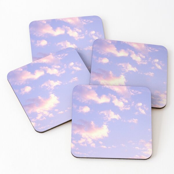 Artikelvorschau, Pastellrosa Wolken unter dem blauen Himmel entworfen und verkauft von Reaisa.
