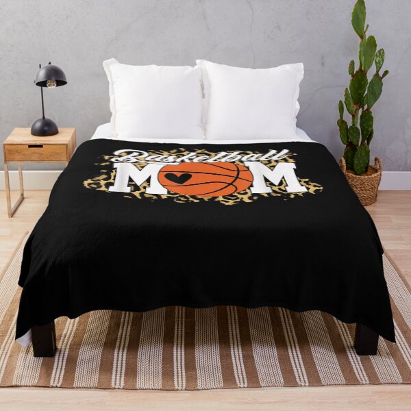 Aperçu de l'œuvre Basketball Mom Shirt Mom Game Day Outfit Mothers Day Gift T-Shirt créée et vendue par Lukifo-Vector.