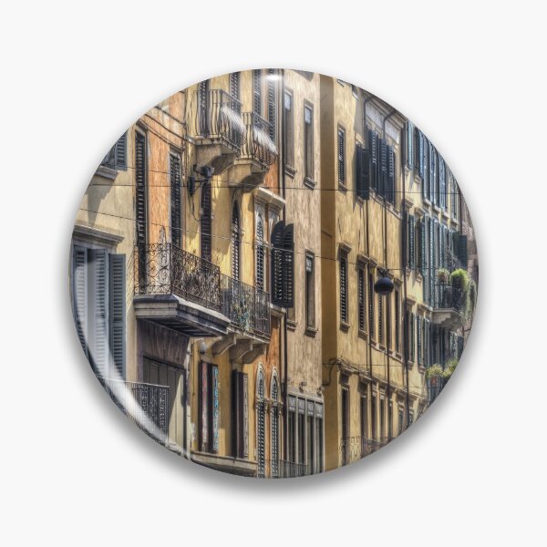 Artikelvorschau, Verona Italien Häuser entworfen und verkauft von Londonimages.