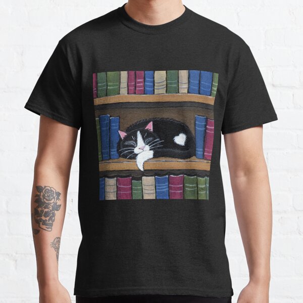 Sleepy Cat on Shelf - Book Love Classic T-Shirt
