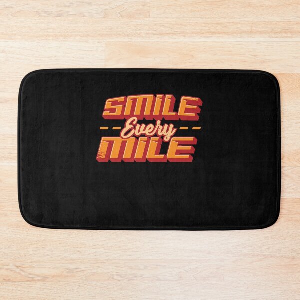 Aperçu de l'œuvre Smile Every Mile Running Marathon Runner Gift créée et vendue par Marcid95.
