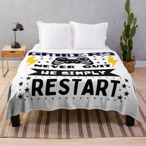 Artikelvorschau, Gamers Never Quit We Simply Restart entworfen und verkauft von OMdesigns93.
