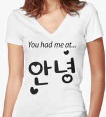 Camiseta entallada de cuello en V ¡Me tienes en annyeong!