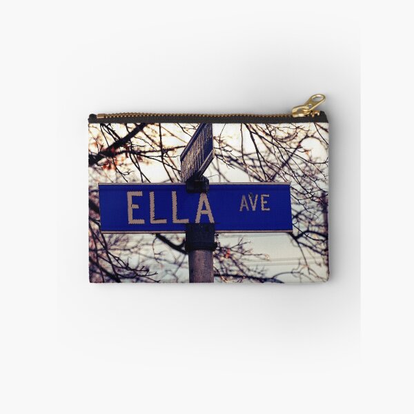 Artikelvorschau, Ella, Ella-Aufkleber, Ella-Magnet, Ella-Grußkarte, Ella-Becher entworfen und verkauft von PicsByMi.