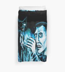 The Black cat reveals the gallows Duvet Cover
