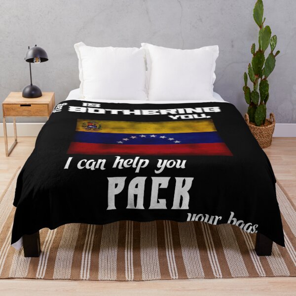 Aperçu de l'œuvre Drapeau Vénézuélien - fais tes valises créée et vendue par 2Girls1Shirt.