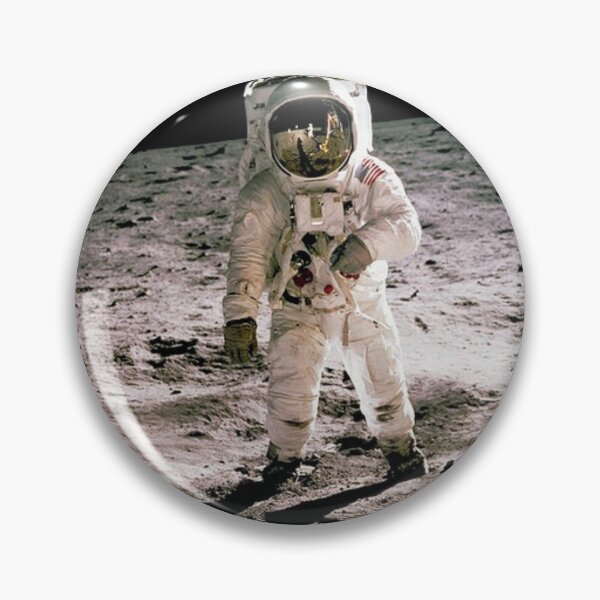 Artikelvorschau, Buzz Aldrin auf dem Mond entworfen und verkauft von VintageMode.