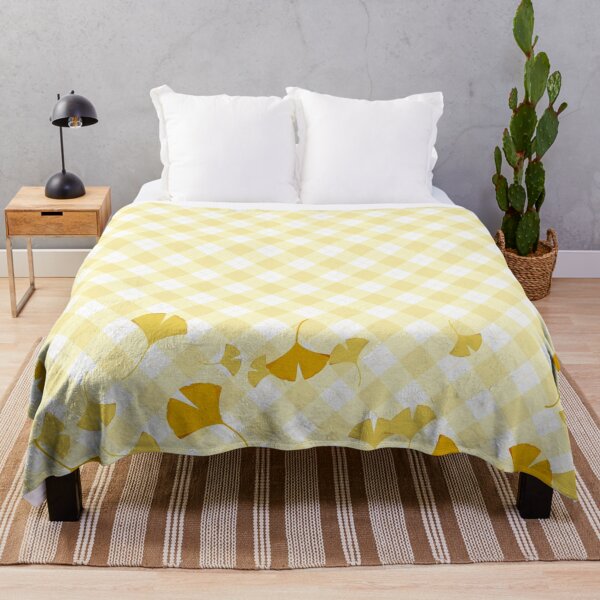 Artikelvorschau, Gingko-Blätter auf gelbem kariertem Gingham-Muster entworfen und verkauft von cannevas.