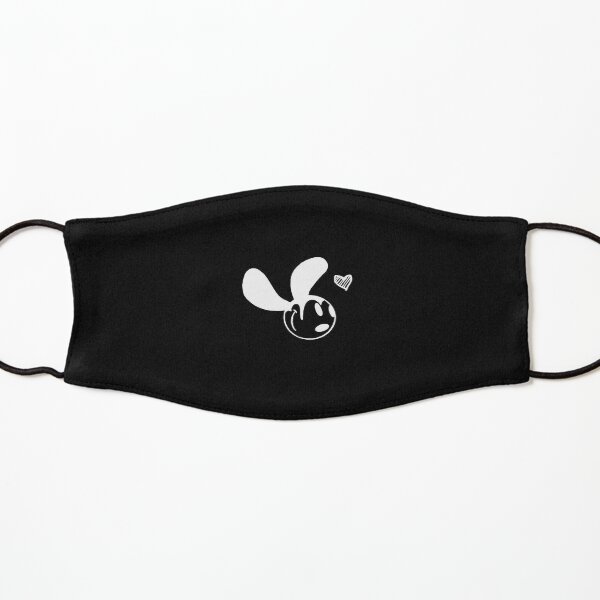 Oswald White Heart Graphic Kids Mask