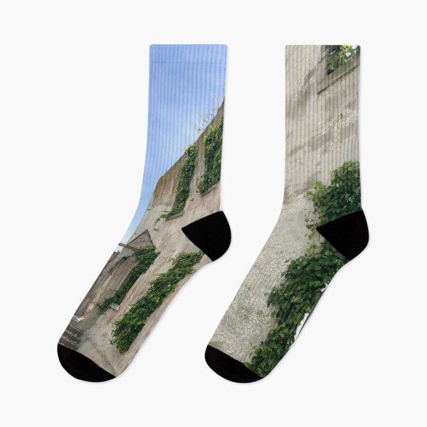 Aperçu de l'œuvre Art industriel - Bâtiment repris par la nature - Alcatraz créée et vendue par sincerely-olive.