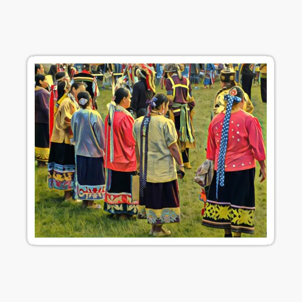 Artikel-Vorschau von Wisconsin Pow Wow Ladies, designt und verkauft von Redhead1022.