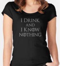 Camiseta entallada de cuello redondo Yo bebo y no sé nada