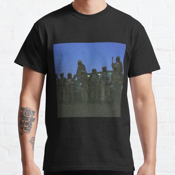 Groupe d'observations avancées. T-shirt classique