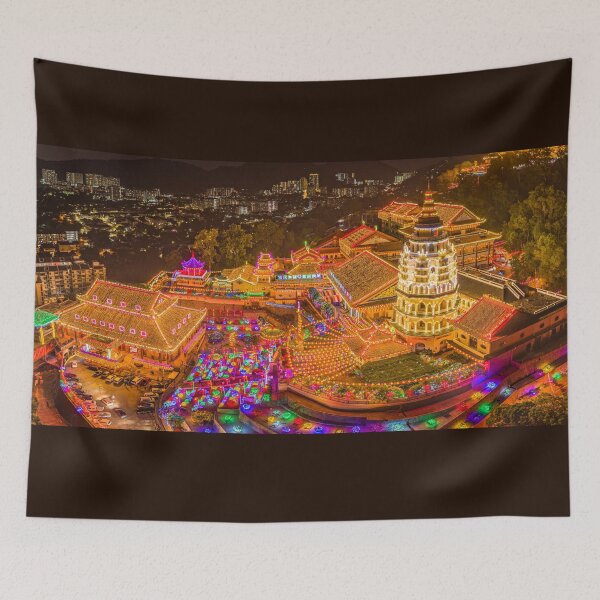 Artikelvorschau, Der Kek Lok Si Tempel bei Nacht entworfen und verkauft von David ST Loh Images.