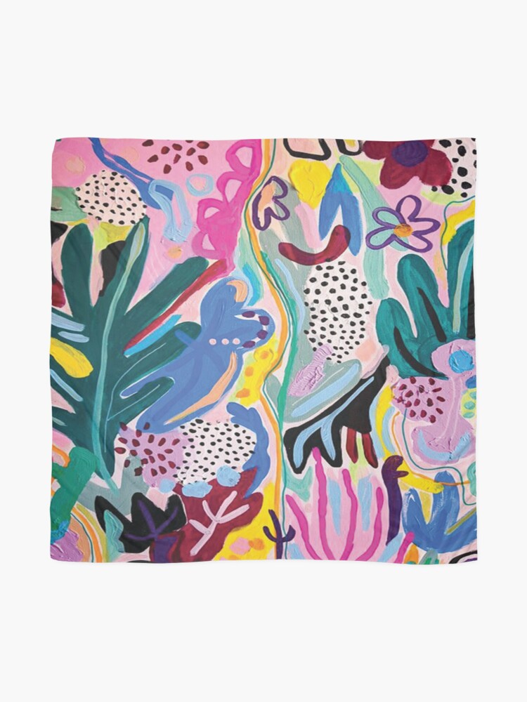 Aperçu 2 sur 3. Foulard avec l'œuvre Feuilles abstraites roses créée et vendue par cutehappiness.