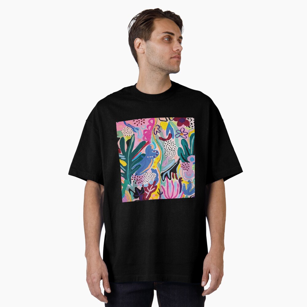 Aperçu de l'œuvre T-shirt oversize créée et vendue par cutehappiness.