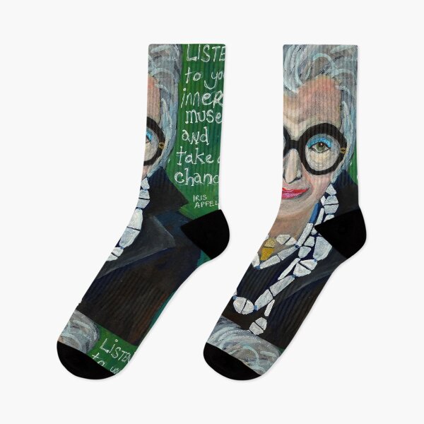 Artikelvorschau, Ein Porträt von Iris Apfel entworfen und verkauft von Sarah Hearfield.