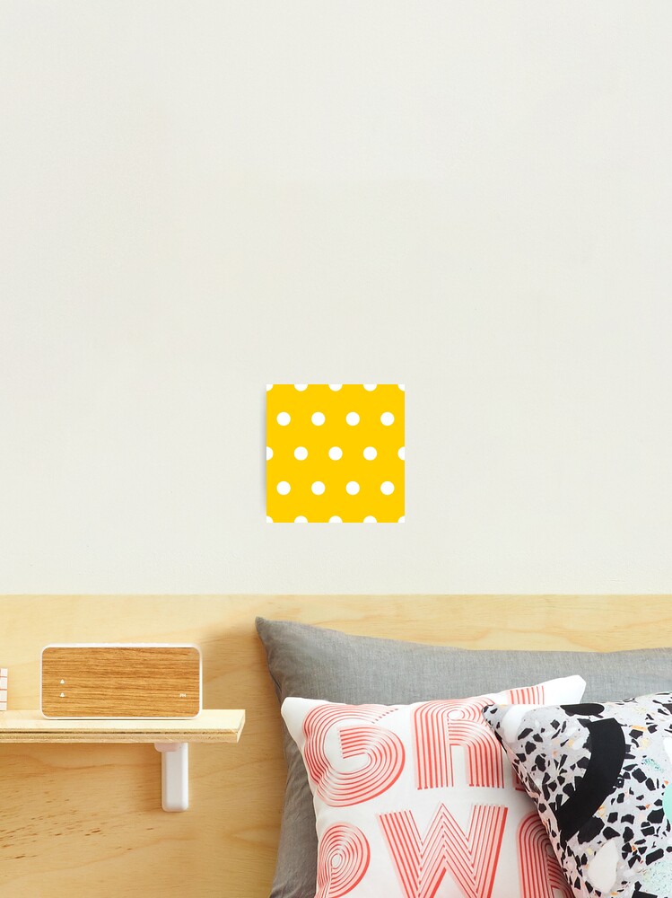 Aperçu 2 sur 3. Impression photo avec l'œuvre White Polka Dots on yellow Background  créée et vendue par Patternsonly.