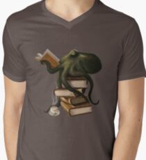 Well-Read Octopus Men's V-Neck T-Shirt