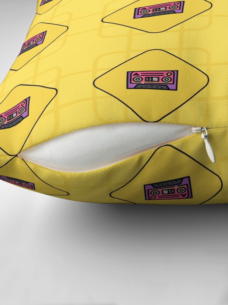 Imagen 2 de 4, Cojín con la obra Cassette pattern, diseñada y vendida por smilesharks.