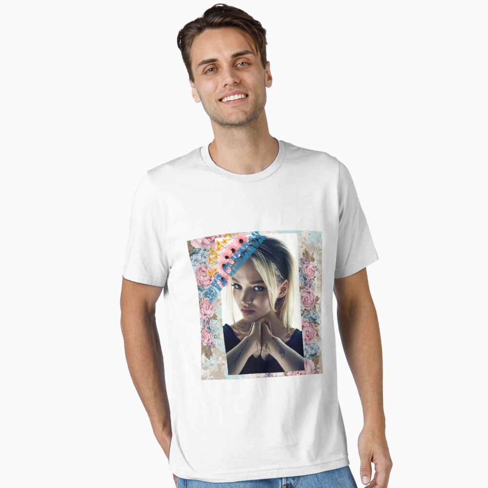 Vista previa del artículo con la obra «Camiseta esencial», diseñado y vendido por Alien17.