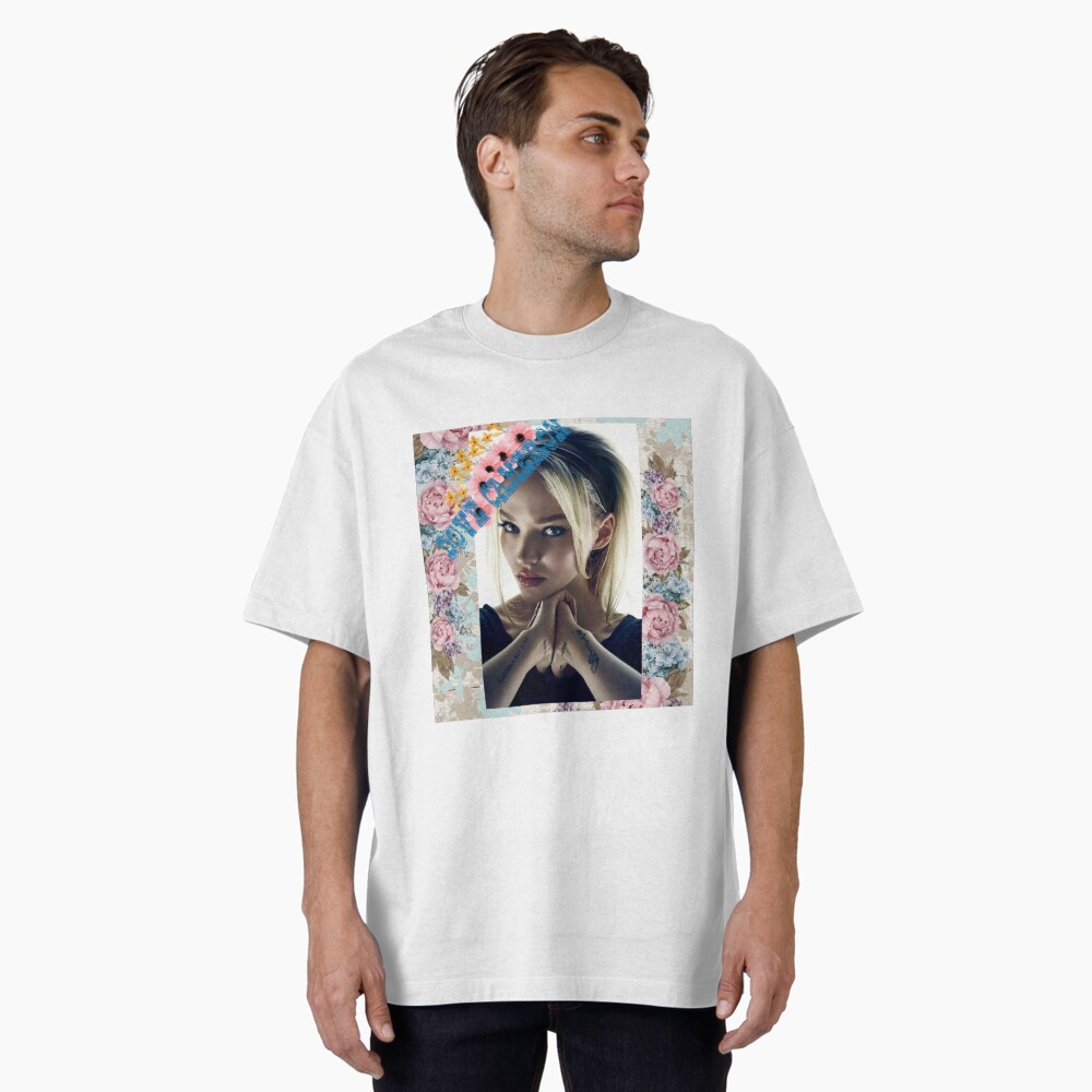 Vista previa del artículo con la obra «Camiseta oversize», diseñado y vendido por Alien17.