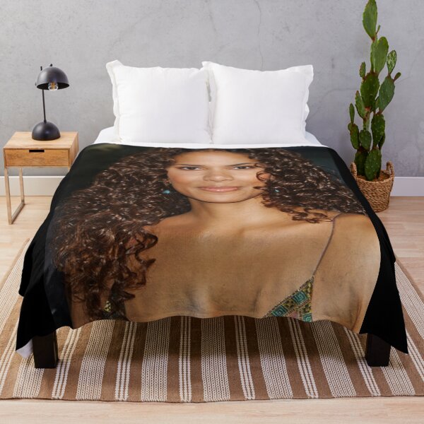 Item preview, Rizos largos de Halle Berry designed and sold by kcandlish.