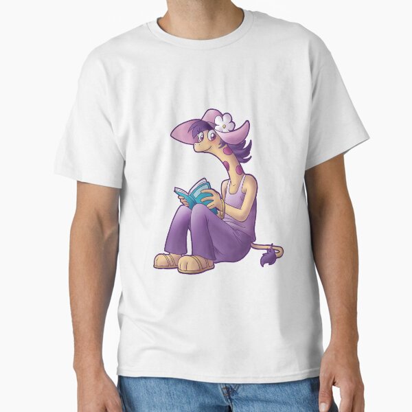 Reading giraffe Classic T-Shirt