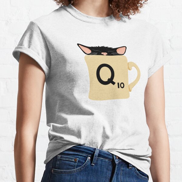 Q has a kitten Classic T-Shirt