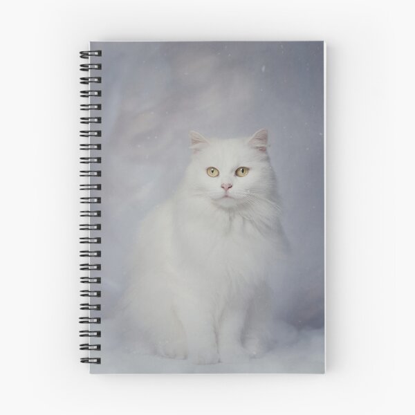 Artikelvorschau, Leia im Schnee entworfen und verkauft von CathHolmesPhoto.