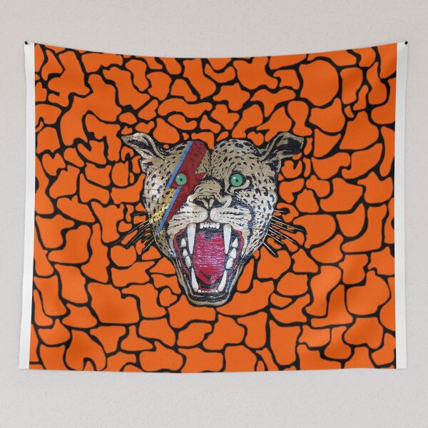 Artikelvorschau, Straße gehender Gepard auf Orange entworfen und verkauft von mickwarkcup.